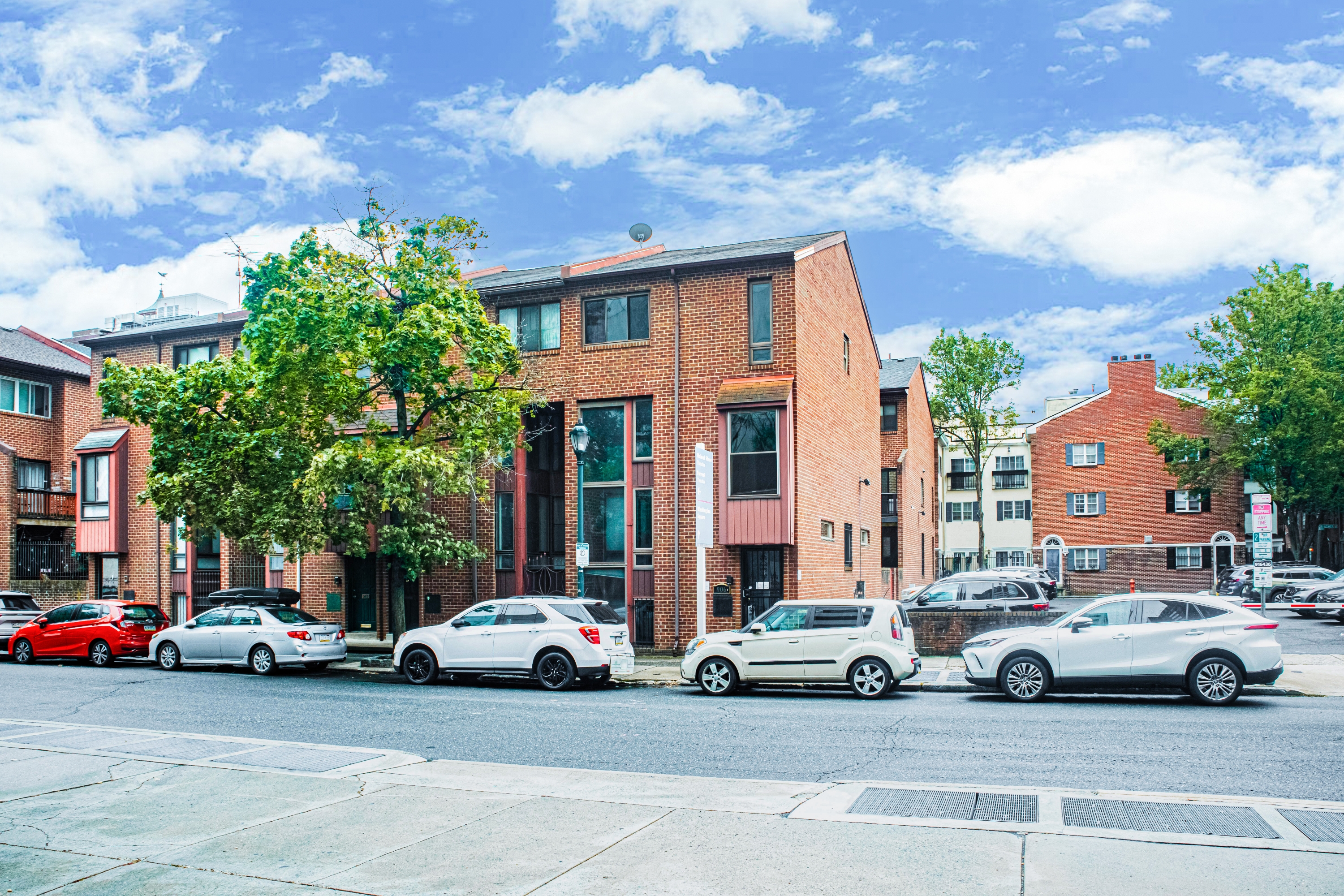 906 Locust Street